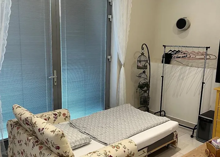 Apartment Cozy, New Country